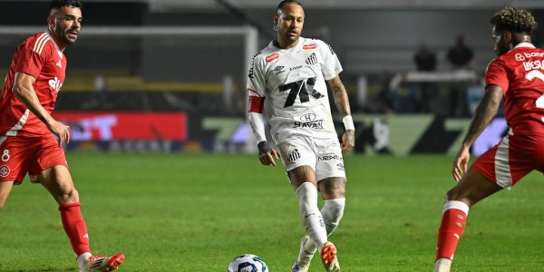 南特向巴黎赠送欧冠冠军特别礼物：大耳朵杯背后的故事与意义